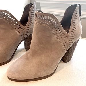 Spring ankle boots Vince Camuto size 7M